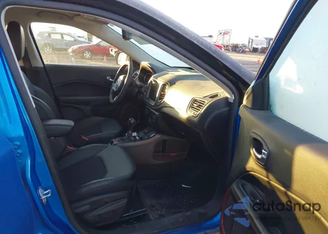 2021 Jeep Compass Trailhawk 4X4 из США, поврежденный, VIN 3C4NJDDB0MT551169